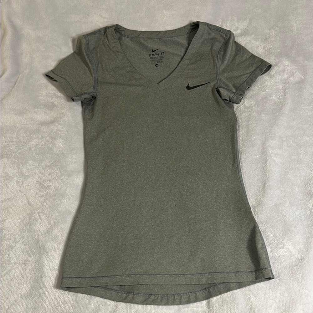 Nike Dri-Fit Grey Fitted Short Sleeve T-Shirt
